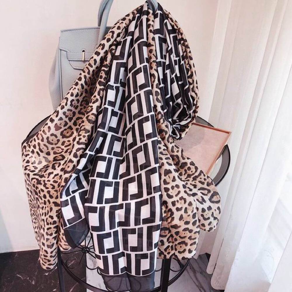 Bv*b*rry Scarf
